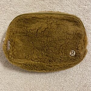 *New* Lululemon Belt Bag